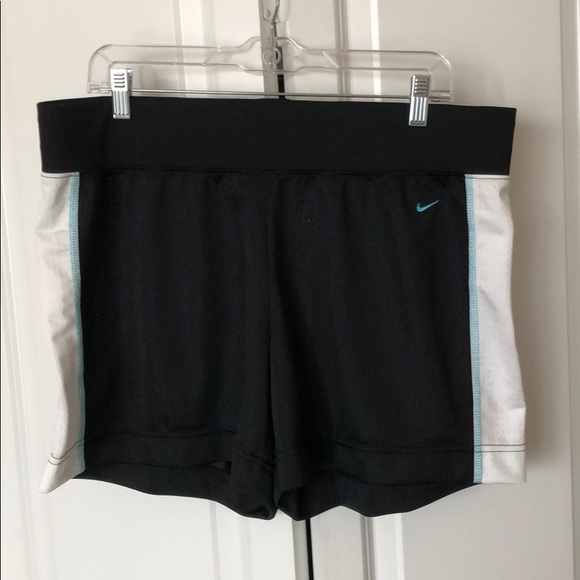 Athletic shorts - Picture 1 of 3